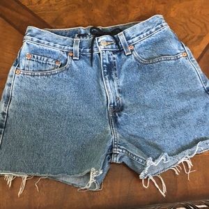 Levi’s distressed high waisted SHORTS W29 L 34 505 denim jeans